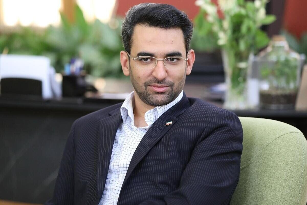 واکنش آذری جهرمی به اظهارات بنزینی پزشکیان؛ مردم را مجبور به دروغگویی برای کسب منفعت از سر ناچاری نکنید/حق مردم را عادلانه به آنها بدهید!