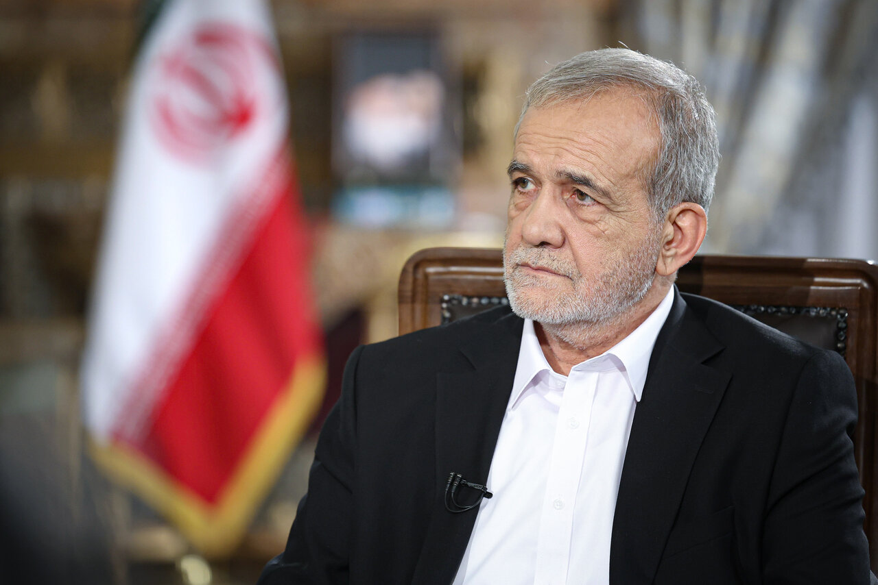 پزشکیان: از حسن نظر و پشتیبانی مقام معظم رهبری صمیمانه تشکر میکنم پزشکیان: از حسن نظر و پشتیبانی مقام معظم رهبری صمیمانه تشکر میکنم