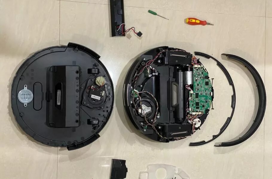 جاسوس جارو رباتیک/ جاروهایی که مخفیانه اطلاعات خانه را به شرکت ارسال میکنند! جاسوس جارو رباتیک/ جاروهایی که مخفیانه اطلاعات خانه را به شرکت ارسال میکنند!