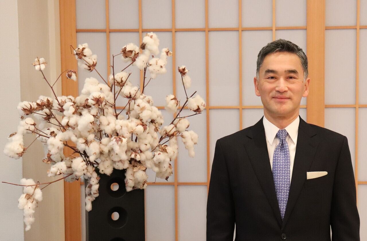 ببینید | حافظ خوانی سفیر ژاپن به مناسبت شب یلدا ببینید | حافظ خوانی سفیر ژاپن به مناسبت شب یلدا