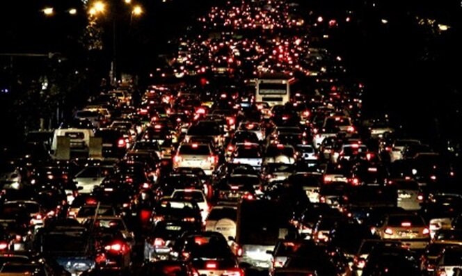 ببینید | ترافیک سنگین در شب یلدا در اتوبان چمران تهران