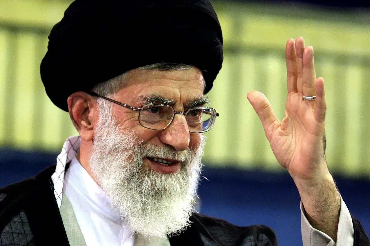 روایت حجتالاسلام شیرازی از لحظه مطلع شدن از شهادت رهبر شهید انقلاب و سرلشکر شیرازی + فیلم روایت حجتالاسلام شیرازی از لحظه مطلع شدن از شهادت رهبر شهید انقلاب و سرلشکر شیرازی + فیلم